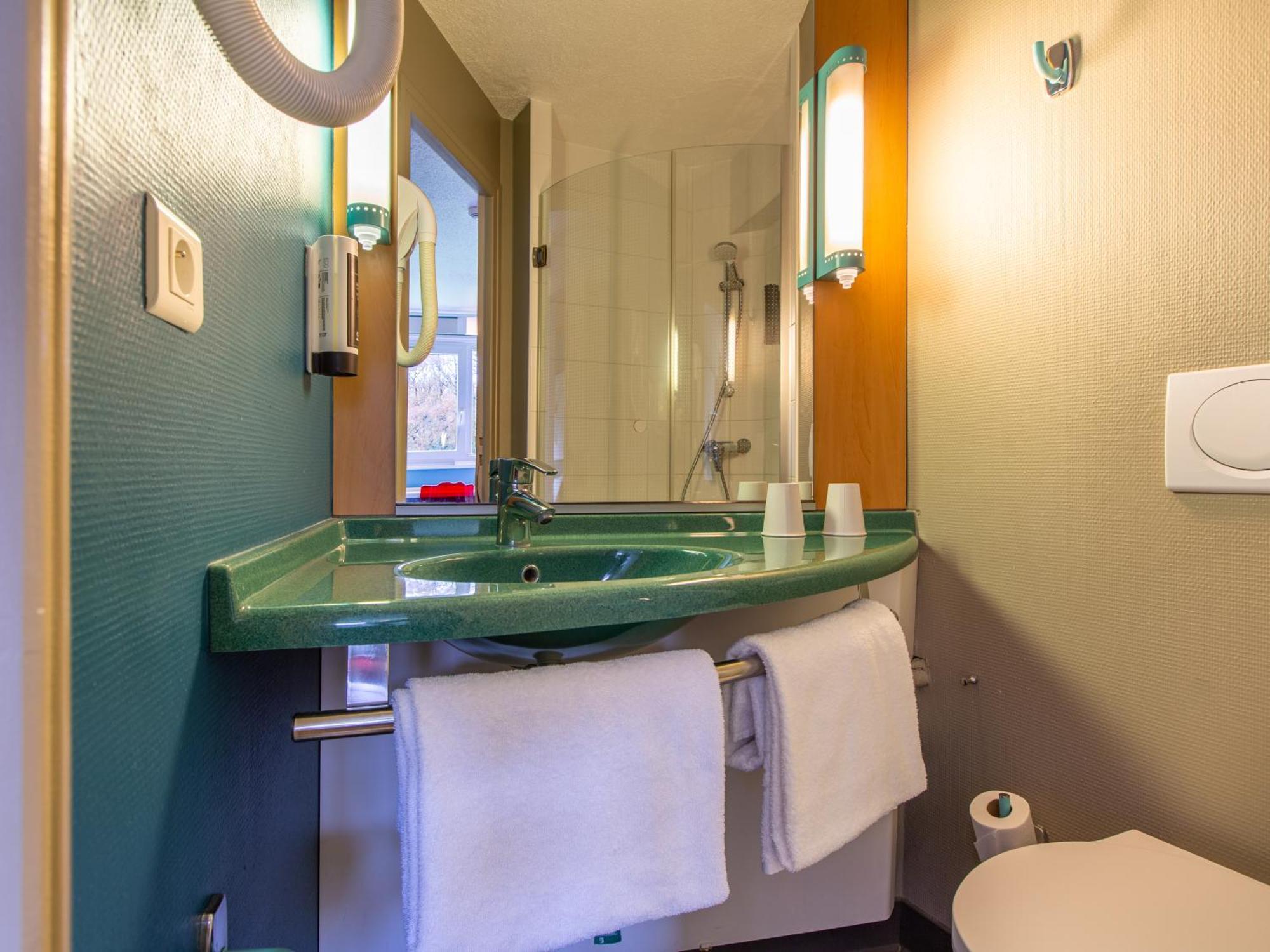 B&B Hotel Orleans Nord Саран Екстериор снимка