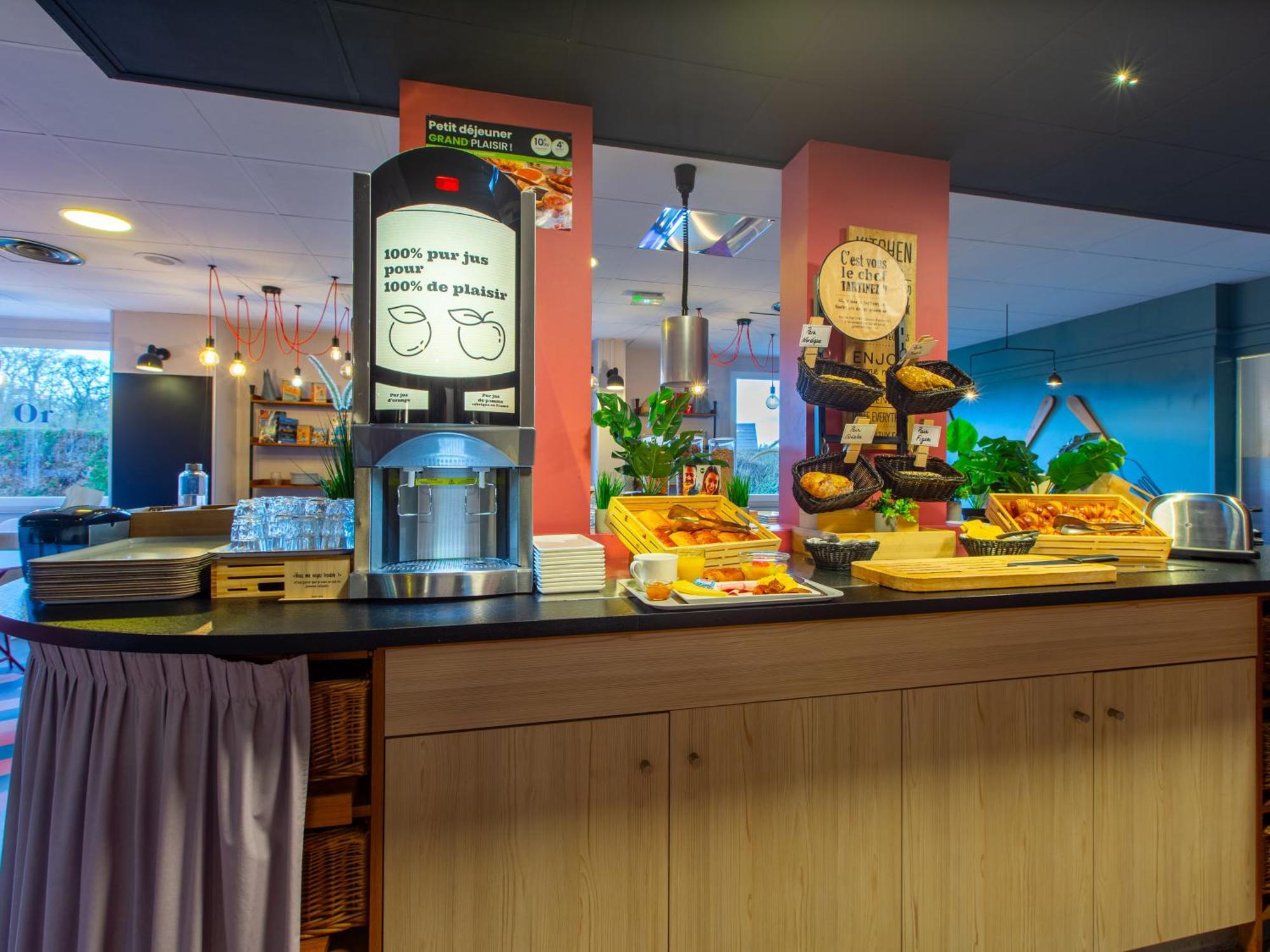B&B Hotel Orleans Nord Саран Екстериор снимка