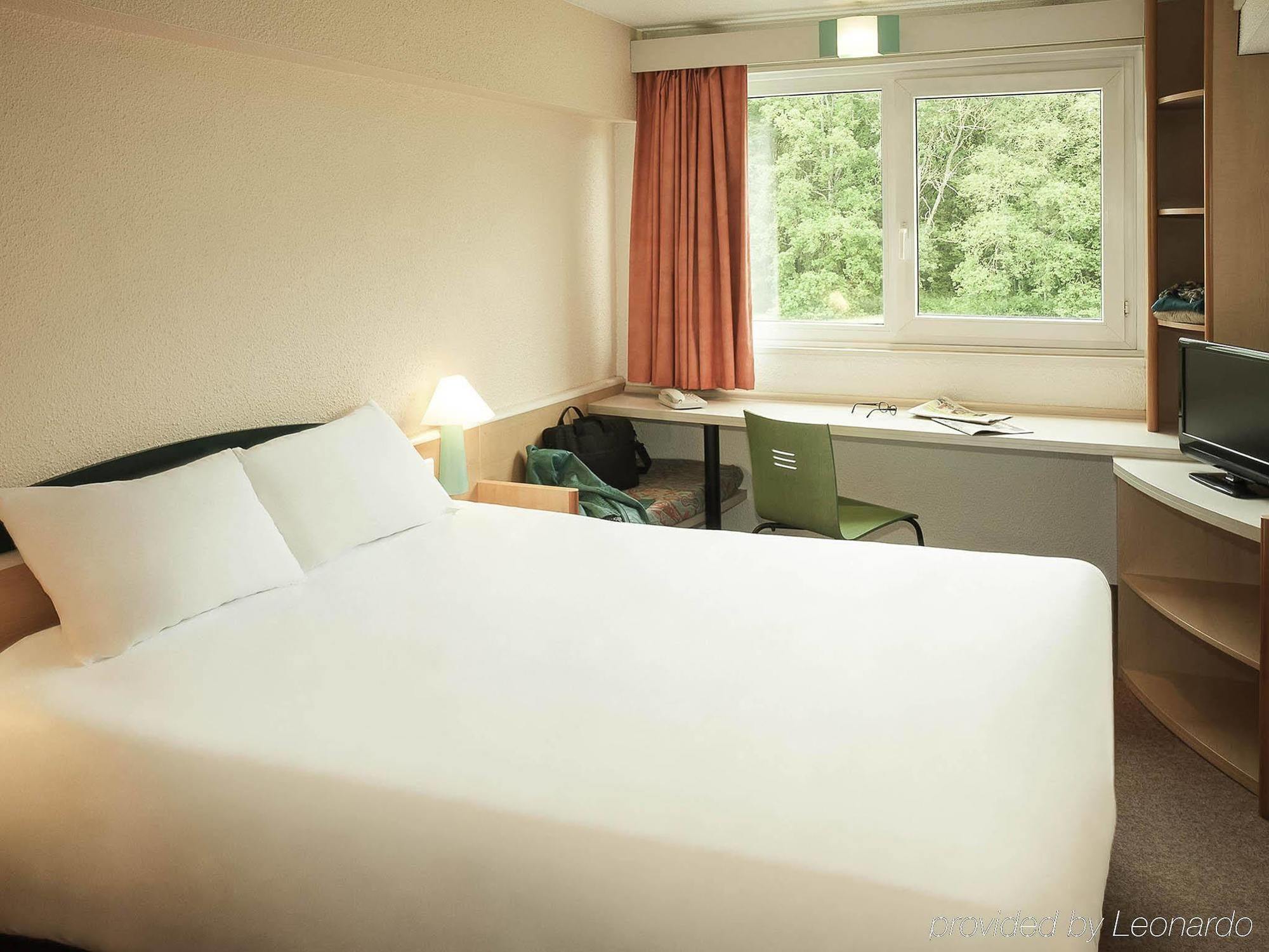 B&B Hotel Orleans Nord Саран Екстериор снимка